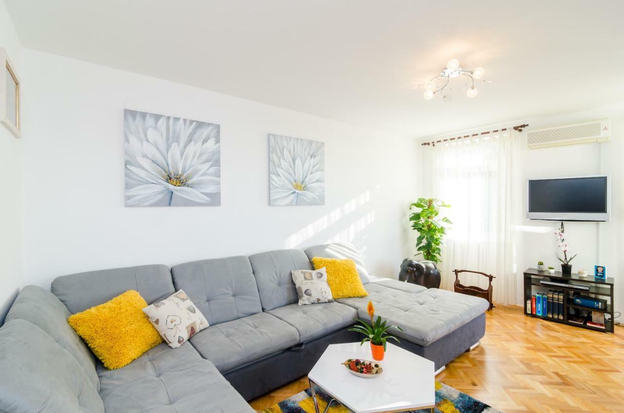 Sun City Apartment Dubrovnik Bagian luar foto