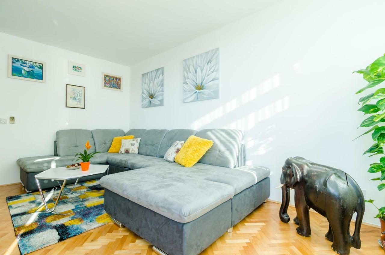 Sun City Apartment Dubrovnik Bagian luar foto